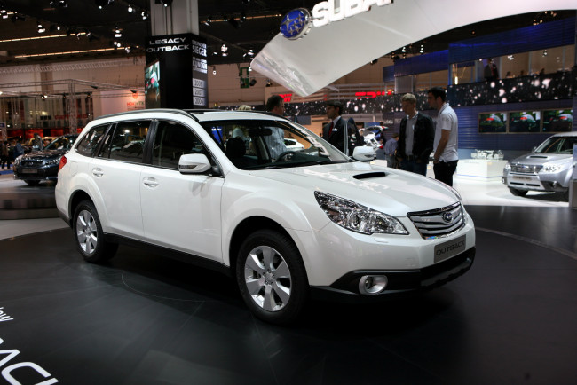 Обои картинки фото автомобили, выставки и уличные фото, subaru