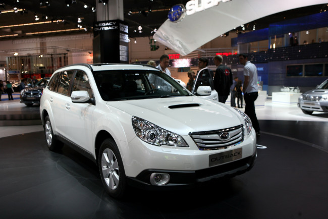 Обои картинки фото автомобили, выставки и уличные фото, subaru
