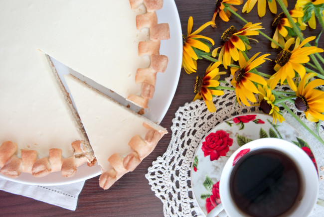 Обои картинки фото еда, пироги, чай, цветы