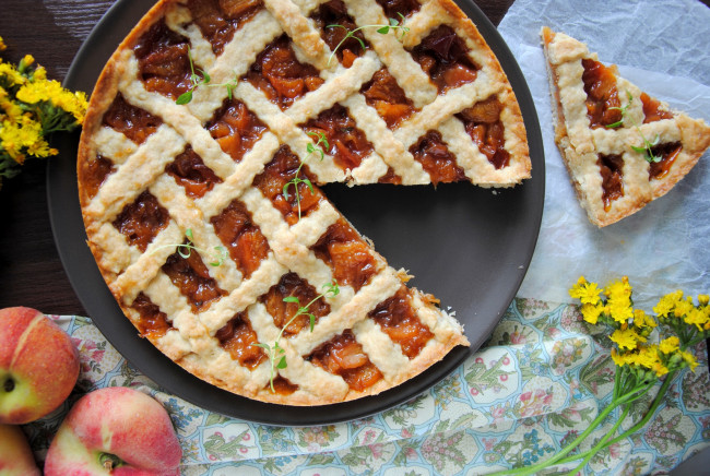 Обои картинки фото еда, пироги, персики