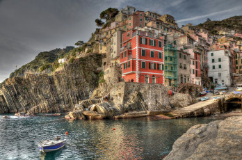 Картинка riomaggiore города -+улицы +площади +набережные жилье скалы побережье