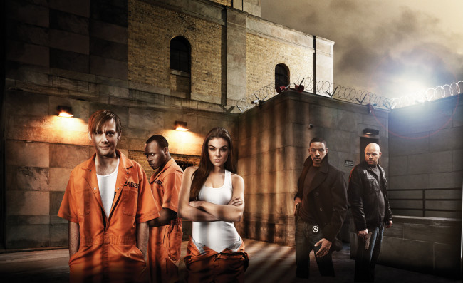 Обои картинки фото кино фильмы, breakout kings, дым, тюрьма, команда, полиция, форма