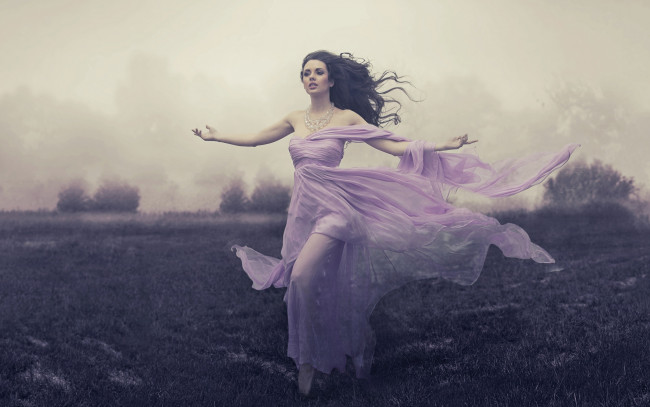 Обои картинки фото девушки, -unsort , брюнетки,  шатенки, шатенка, девушка, iwonna, bak, konrad, ветер, бусы