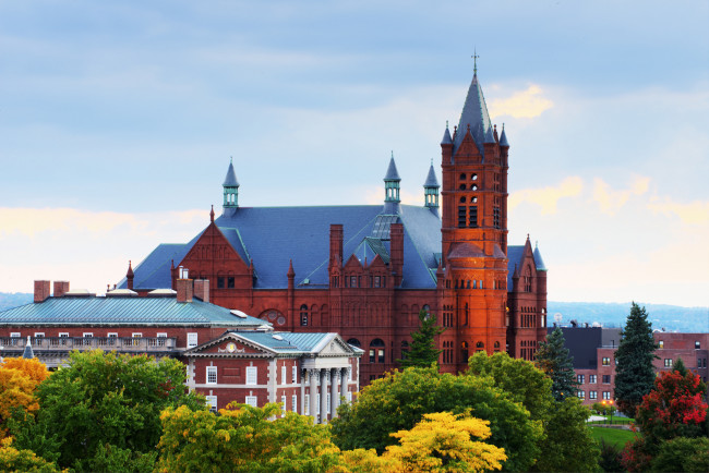 Обои картинки фото города, нью-йорк , сша, башня, пейзаж, небо, деревья, дом, краус, колледж, штат, нью-йорк, сиракьюс