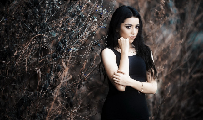 Обои картинки фото девушки, - брюнетки,  шатенки, брюнетка, черное, платье