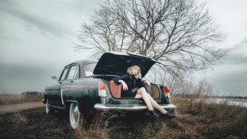 Картинка автомобили -авто+с+девушками волга