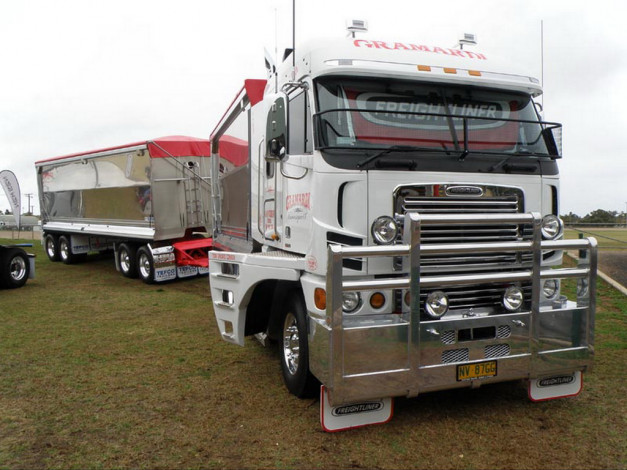 Обои картинки фото автомобили, freightliner