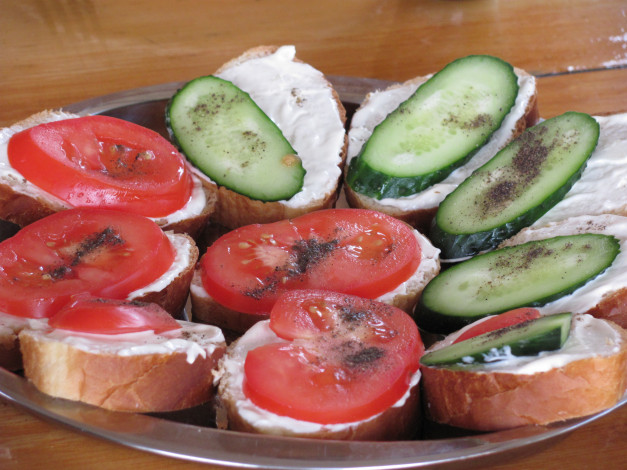 Обои картинки фото еда, бутерброды, гамбургеры, канапе, помидоры, томаты