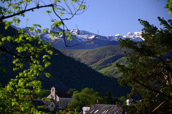 Картинка природа пейзажи деревья долина дома горы