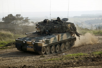 Картинка техника военная полигон грязь танкетка