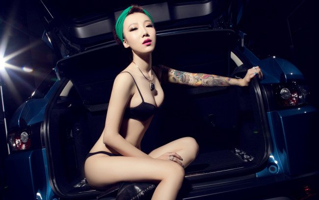 Обои картинки фото автомобили, авто, девушками, land, rover, девушка, азиатка