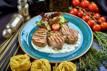 Картинка еда мясные+блюда помидоры мясо макароны спагетти томаты