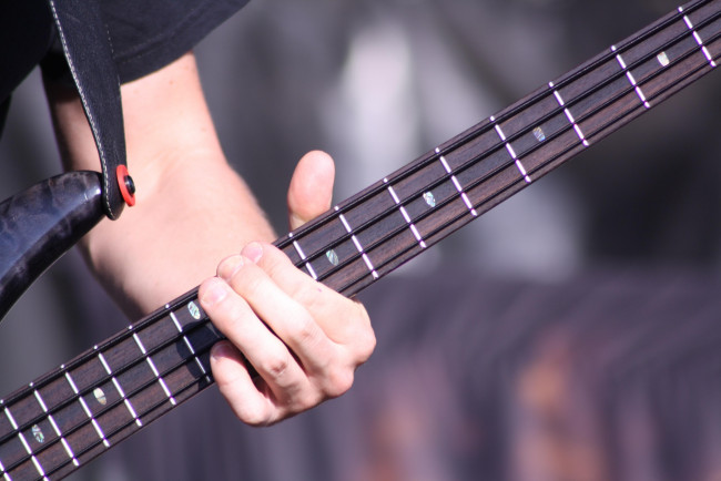 Обои картинки фото музыка, -музыкальные инструменты, гитара, рука