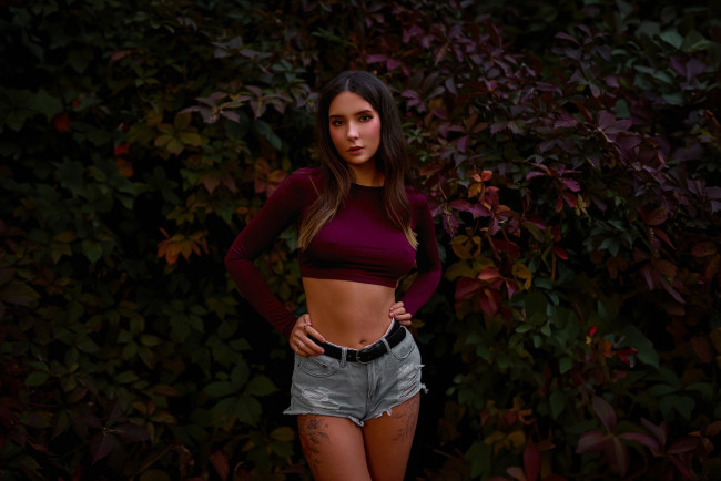 Обои картинки фото девушка - girl, девушки, - брюнетки,  шатенки, девушка, женщина, брюнетка, темноволосая, сексуальная, модель, звезда, позирует, разная, обувь, верхняя, стильная, одежда, нижнее, эротическое, бельё, трусы, лифчик, колготки, чулки, аксессуары, макияж, и, множество, элементов, на, фотографии