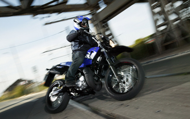 Обои картинки фото мотоциклы, yamaha