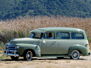 Картинка автомобили выставки уличные фото