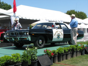 Картинка автомобили выставки уличные фото