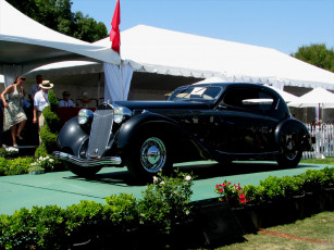 Картинка автомобили выставки уличные фото