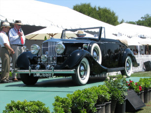 Картинка автомобили выставки уличные фото