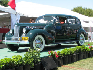 Картинка автомобили выставки уличные фото