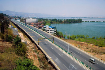 Картинка города мосты дома вода