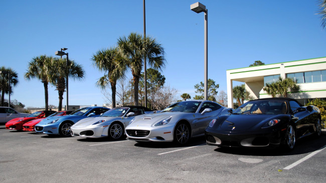 Обои картинки фото ferrari, автомобили, выставки, уличные, фото, s, p, a, гоночные, спортивные, италия