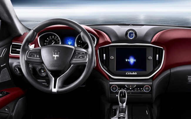 Обои картинки фото автомобили, спидометры, торпедо, maserati