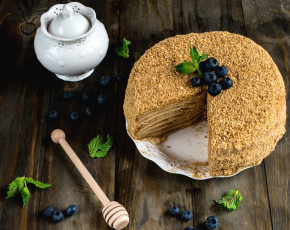 Картинка еда торты медовик голубика