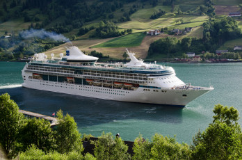 Картинка legend+of+the+seas корабли лайнеры лайнер круиз