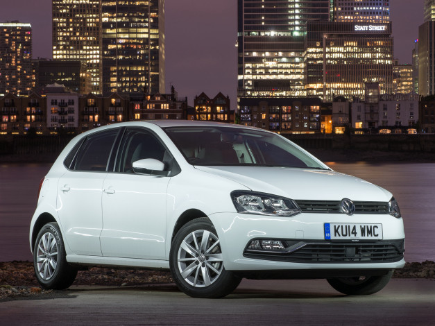 Обои картинки фото автомобили, volkswagen, светлый, 2014г, typ, 6r, uk-spec, 5-door, tsi, polo