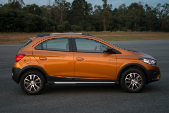 Картинка автомобили chevrolet activ onix 2016г