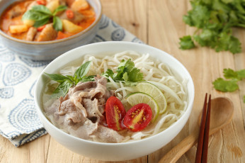 Картинка еда первые+блюда лапша первое блюдо мясо лимон зелень томат