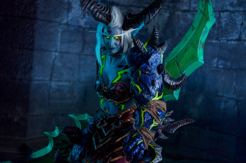 Картинка разное cosplay+ косплей девушка существо рога оружие