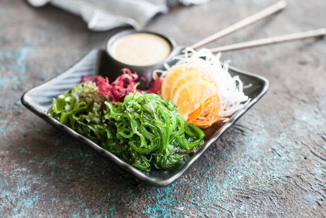 Обои картинки фото еда, салаты,  закуски, салат, апельсин, зелень