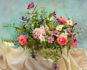 Картинка цветы букеты +композиции полевые букет ваза ткань