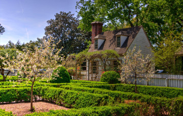 Картинка города -+здания +дома забор дом дизайн деревья williamsburg virginia солнце зелень кусты цветение сша сад hdr