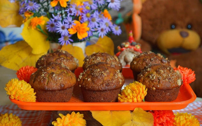 Обои картинки фото еда, пирожные,  кексы,  печенье, цветочки, сладости, flowers, кексы, cupcakes