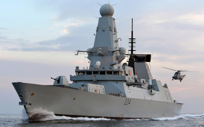 Обои картинки фото hms diamond, корабли, крейсеры,  линкоры,  эсминцы, hms, diamond, sea, king, helicopter, эскадренный, миноносец, type, 45, destroyer, эсминец
