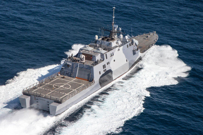 Обои картинки фото корабли, крейсеры,  линкоры,  эсминцы, открытое, море, военный, корабль, палуба