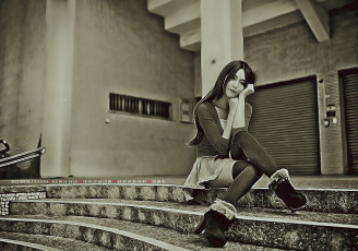 Картинка календари компьютерный+дизайн 2019 calendar женщина сидит девушка азиатка ступени