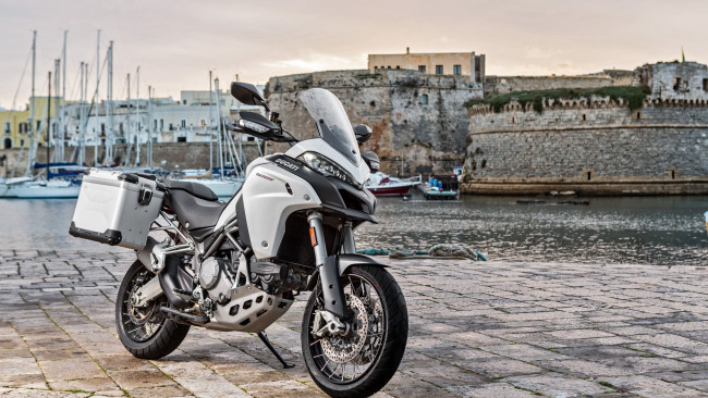 Обои картинки фото 2018 ducati multistrada 950, мотоциклы, ducati, пирс, побережье, multistrada, 950, 2018
