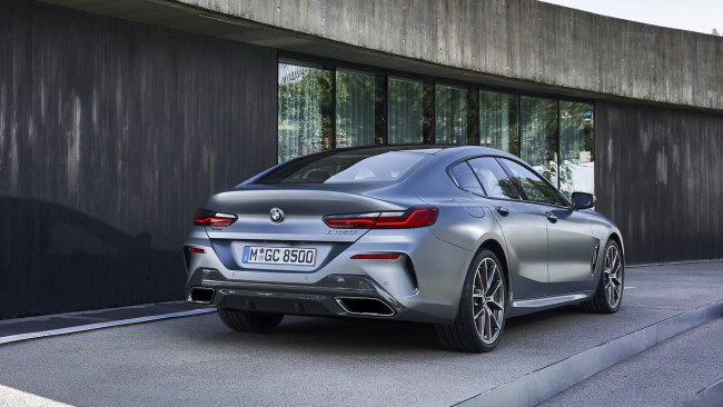 Обои картинки фото 2020 bmw 8 series m850i xdrive gran coupe, автомобили, bmw, вид, сзади, 8, series, m850i, xdrive, gran, coupe