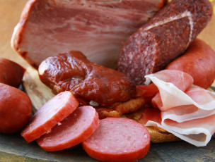 Картинка еда колбасные+изделия ветчина колбаса копченая