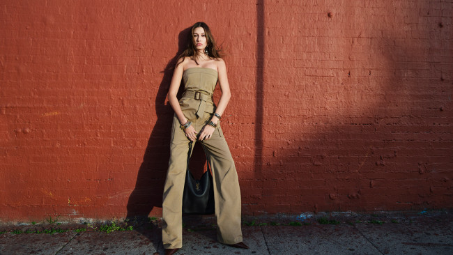 Обои картинки фото hailey bieber saint laurent 2024, девушки, hailey baldwin , hailey bieber, хейли, болдуин, модель, род, бибер, медийная, личность, saint, laurent, 2024