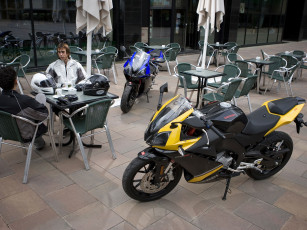 Картинка мотоциклы derbi