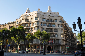 Картинка casa mila barcelona 8203 spain города барселона испания la pedrera antoni gaudi