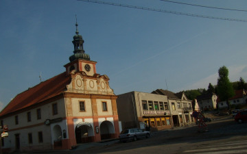 Картинка города улицы площади набережные здания площадь