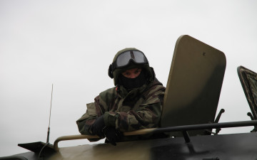 Картинка оружие армия спецназ люк