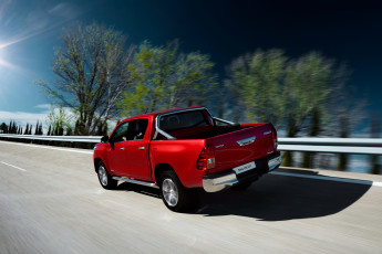 обоя автомобили, toyota, 2015г, cab, double, invincible, красный, hilux