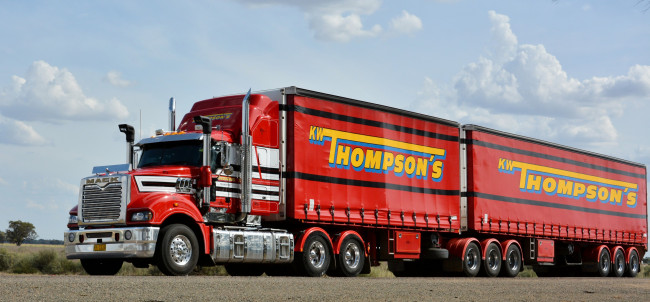 Обои картинки фото mack superliner, автомобили, mack, грузовик, седельный, тягач, тяжелый